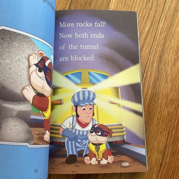 Paw Patrol Step into Reading Book includes 5 Early Reader Dog Puppy Pet Stories - Picture 4 of 5